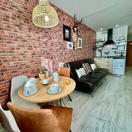 North Adventure Apartment *